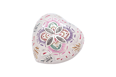 Keepsakes including mini urns, jewellery and tealights